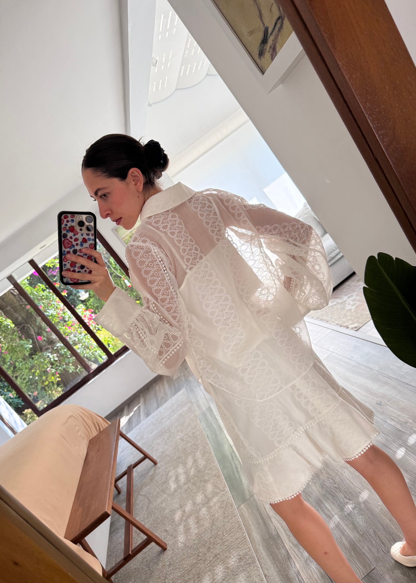 SET CAMISA Y FALDA CON BORDADO