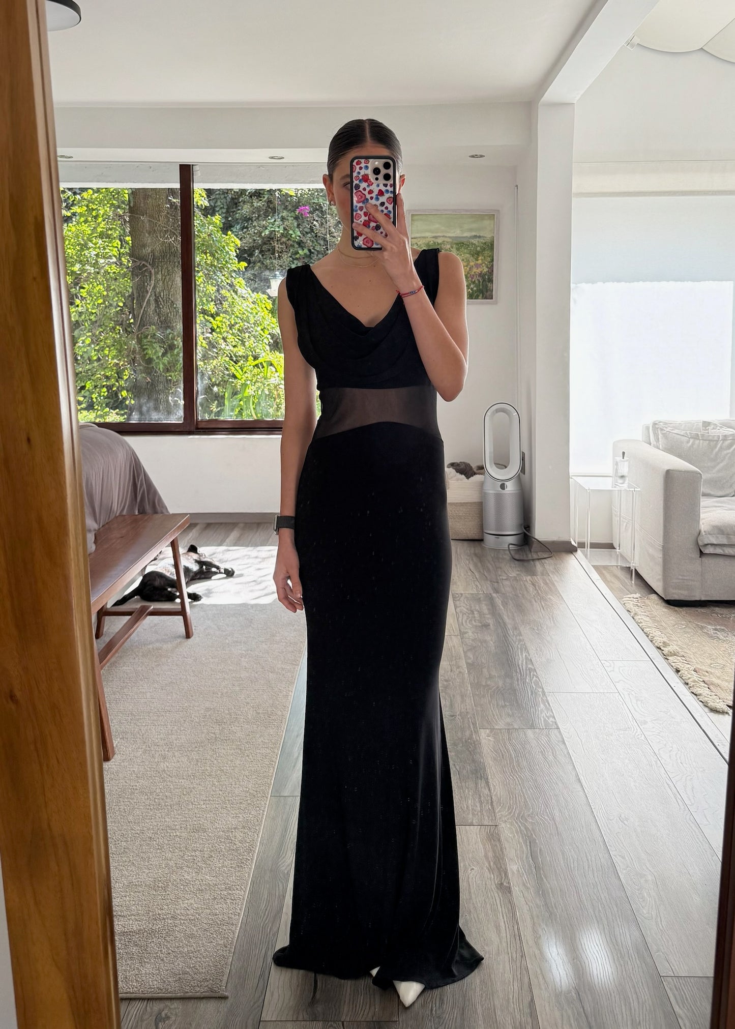 BLACK GOWN