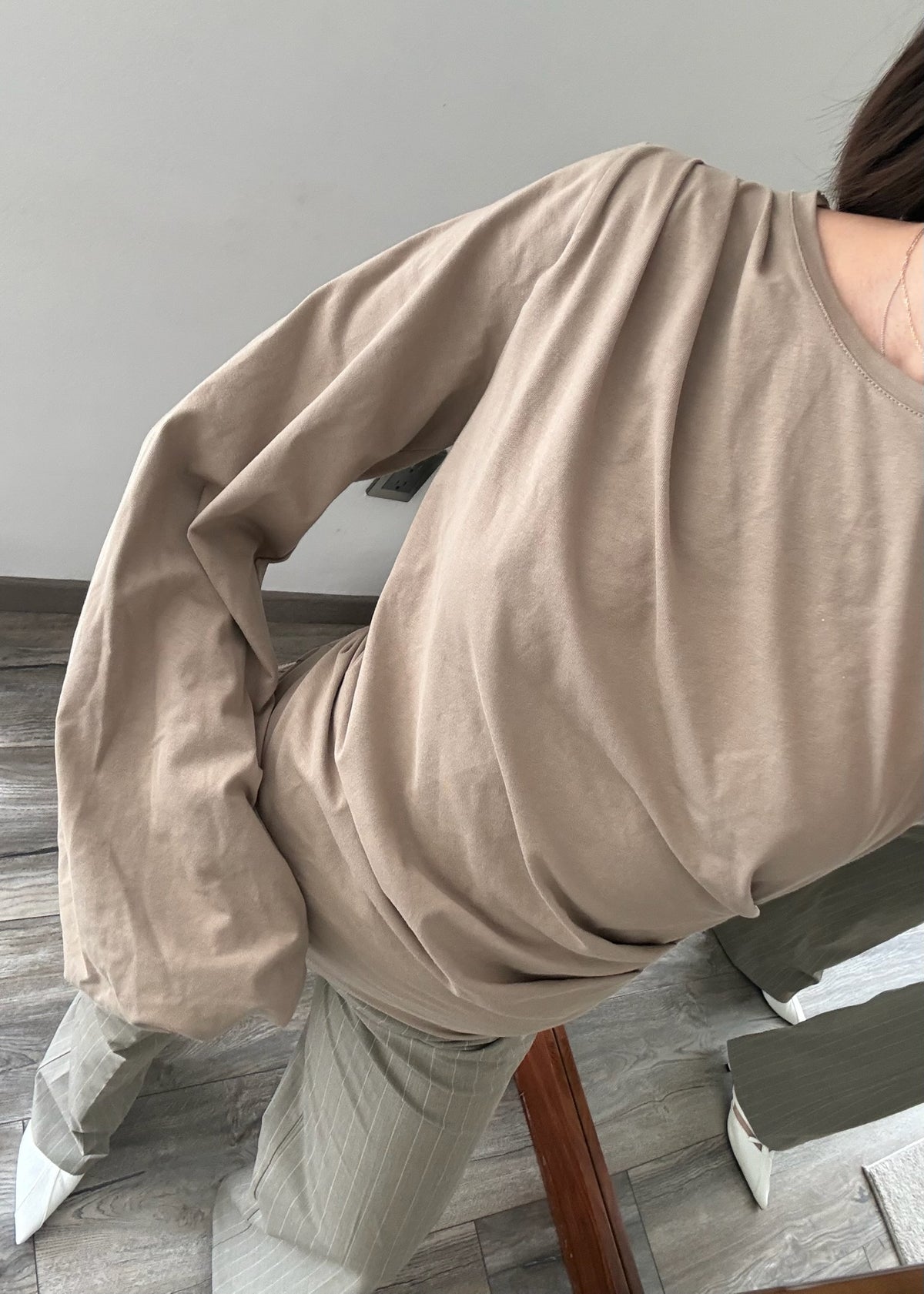 BLUSA CON UNA MANGA