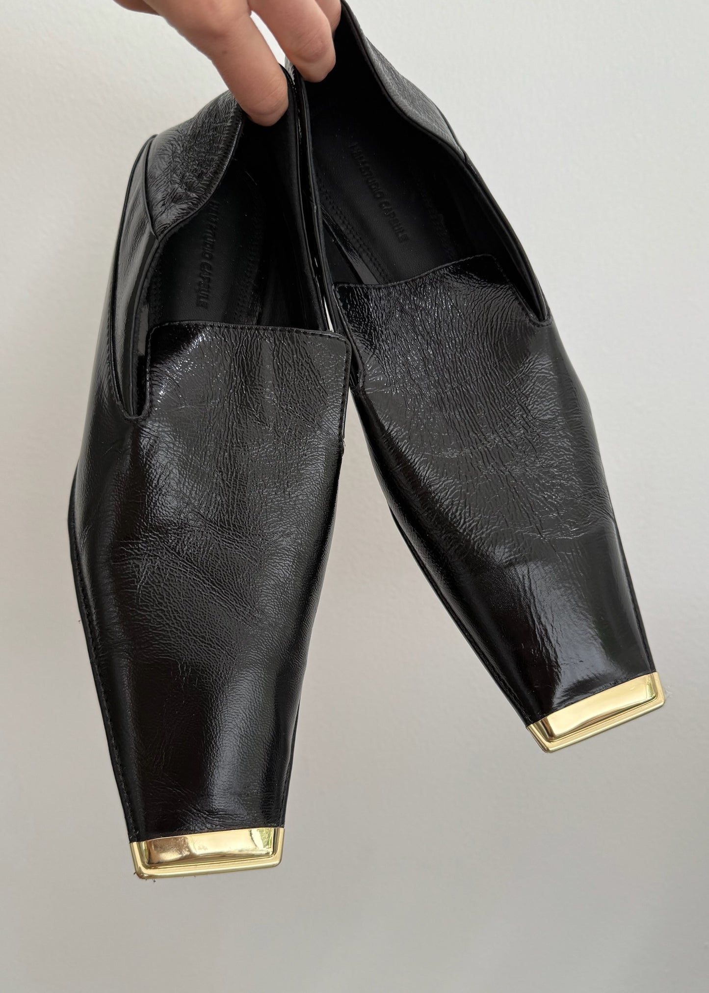 LOAFERS NEGROS CON PUNTA RECTA