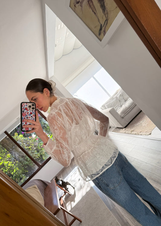 BLUSA SEE THROUGH DE ENCAJE BLANCO
