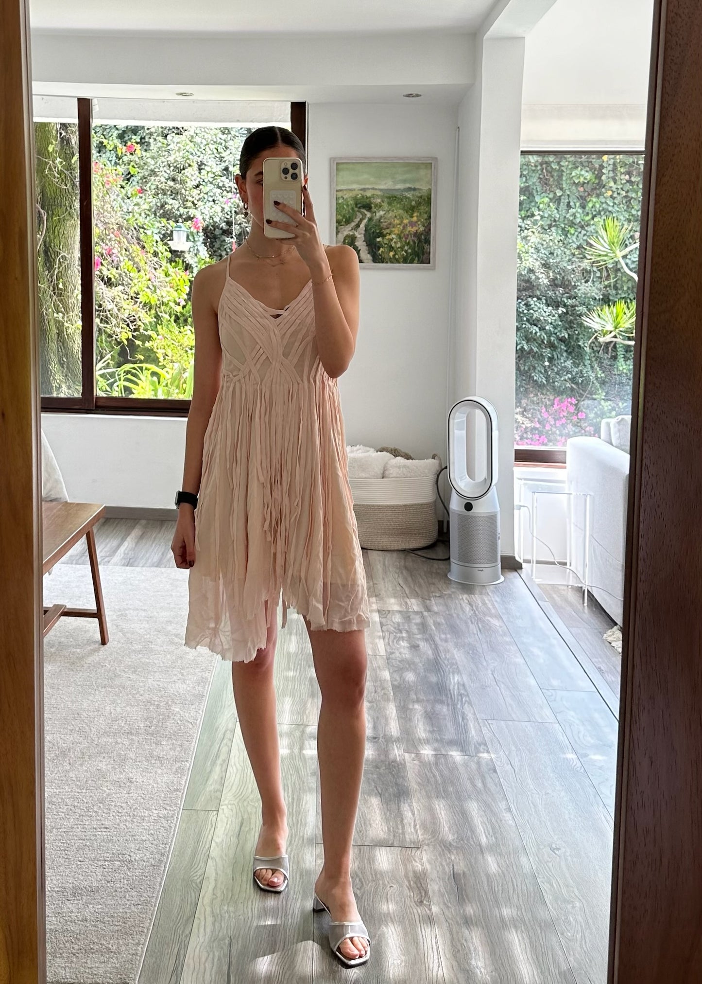 VESTIDO CON FLECOS ROSA