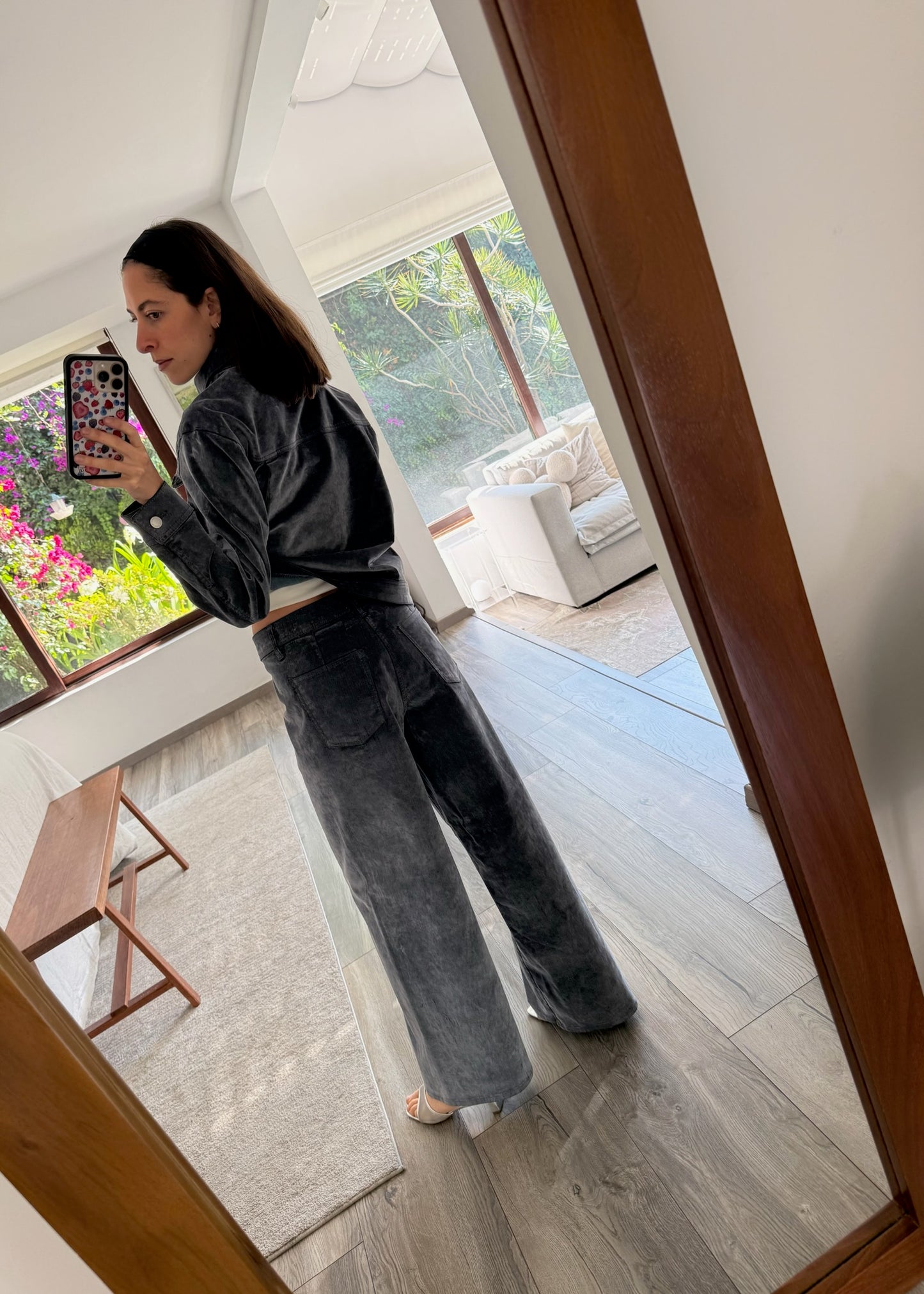 SET CHAMARRA Y PANTALON DE TIPO SUEDE