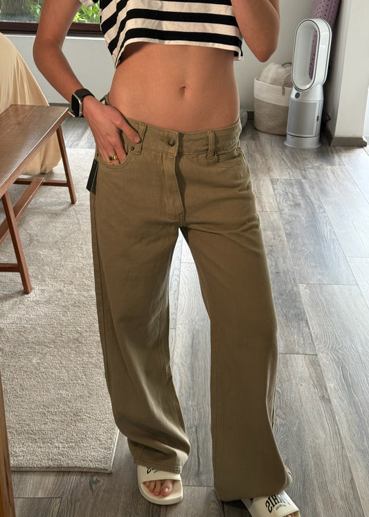 JEANS BEIGE BÁSICOS