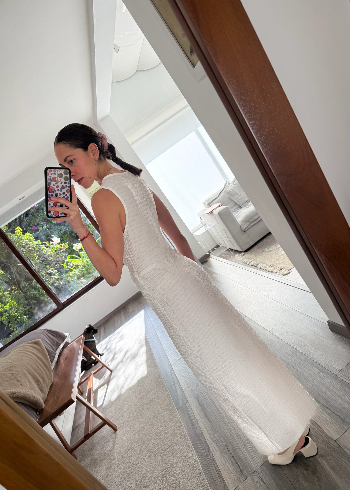 VESTIDO MIDI CON CUT OUTS Y TEXTURA