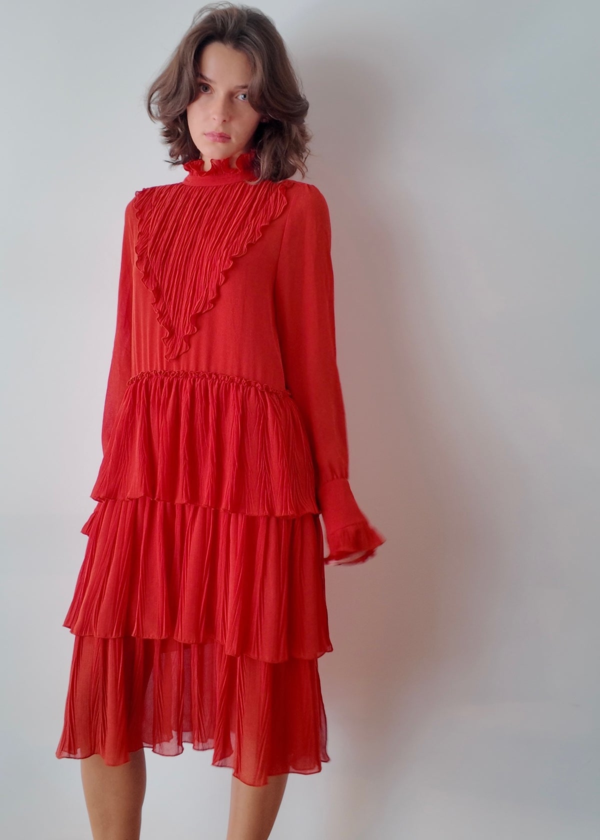 VESTIDO ROJO CON OLANES