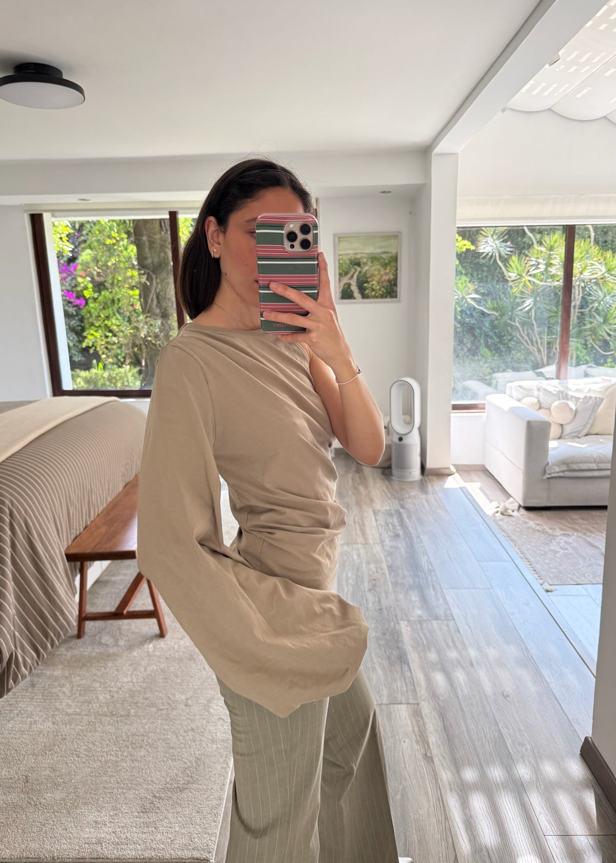 BLUSA CON UNA MANGA
