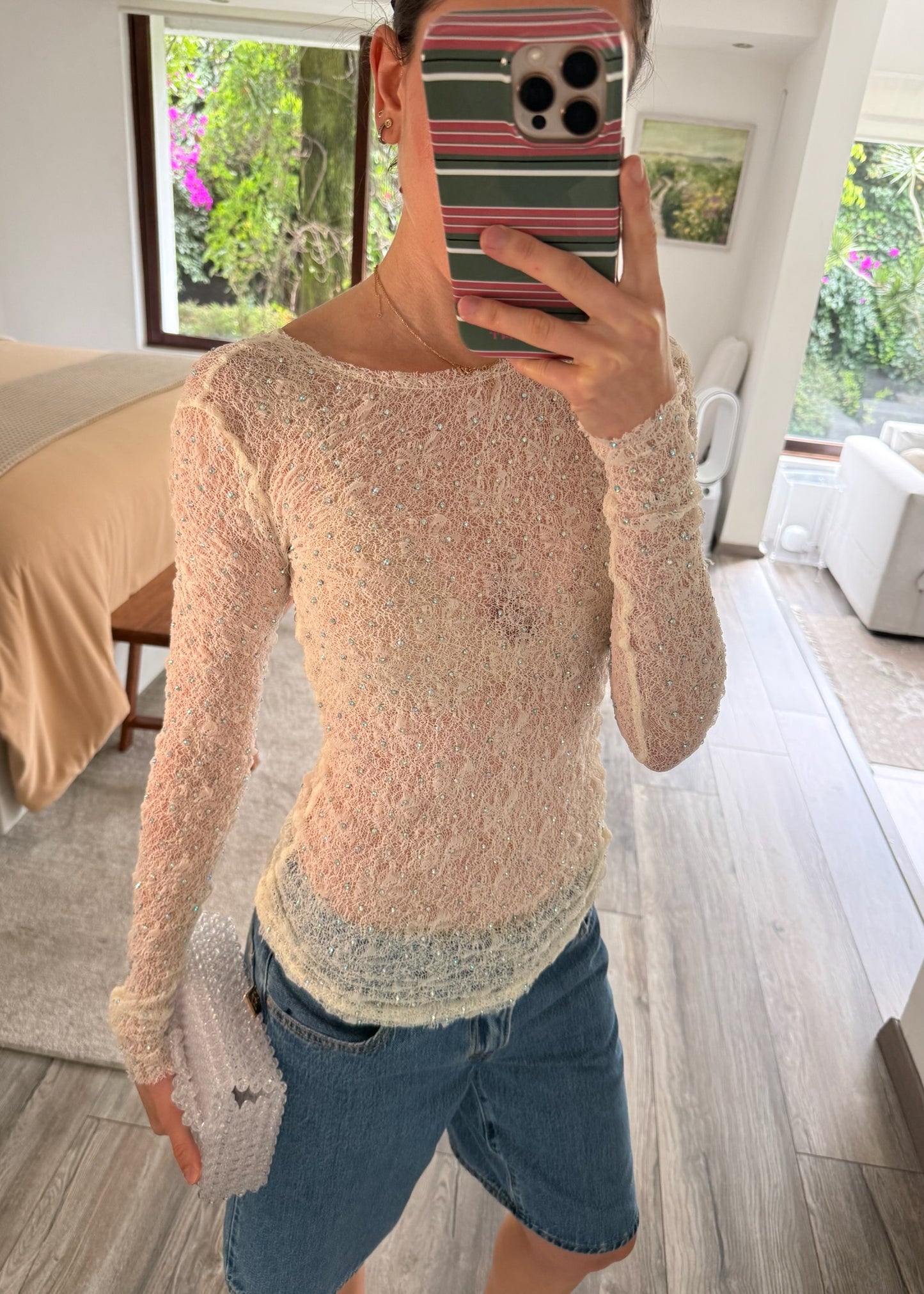 BLUSA CON DIAMANTITOS