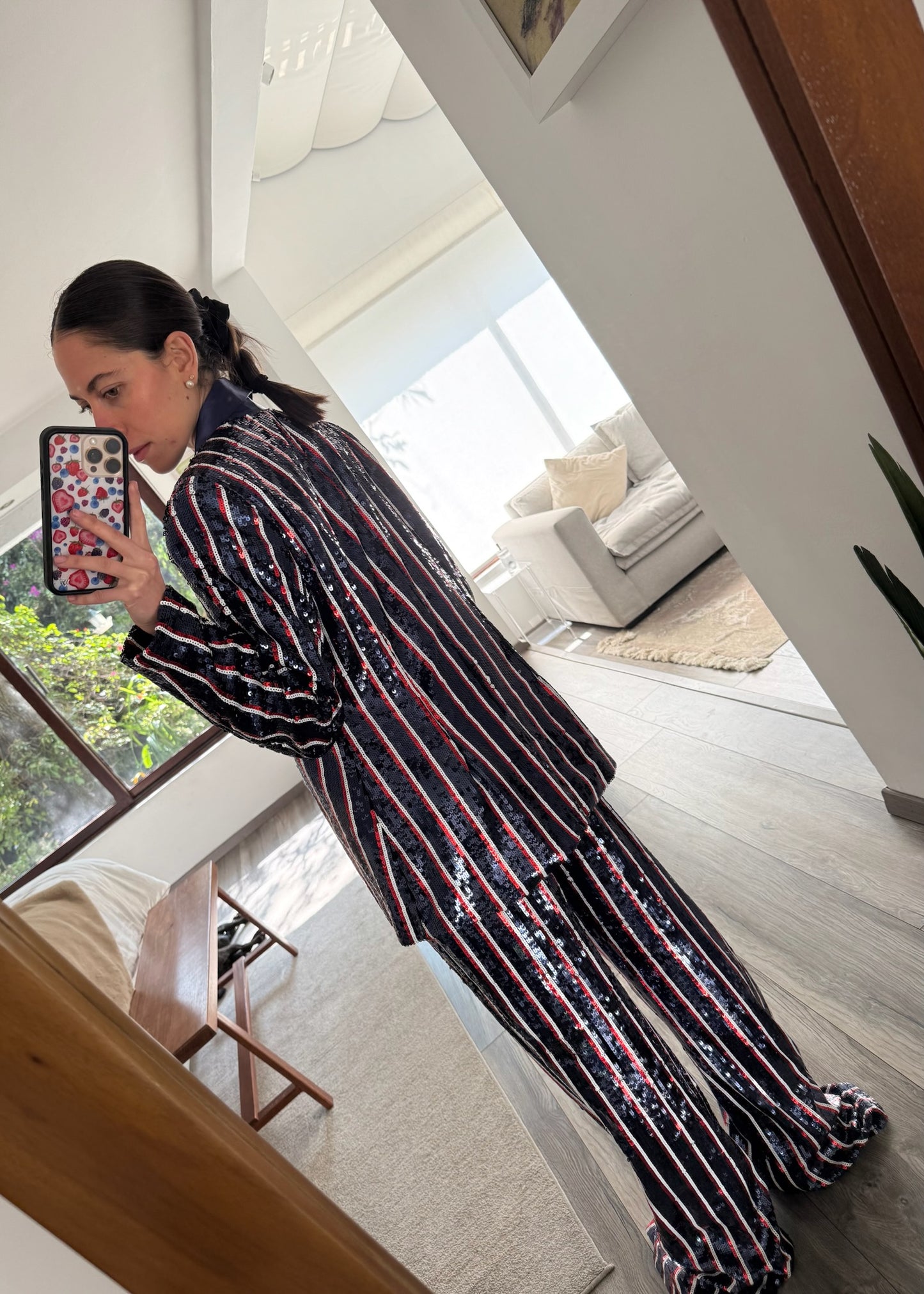 TRAJE DE LENTEJUELAS