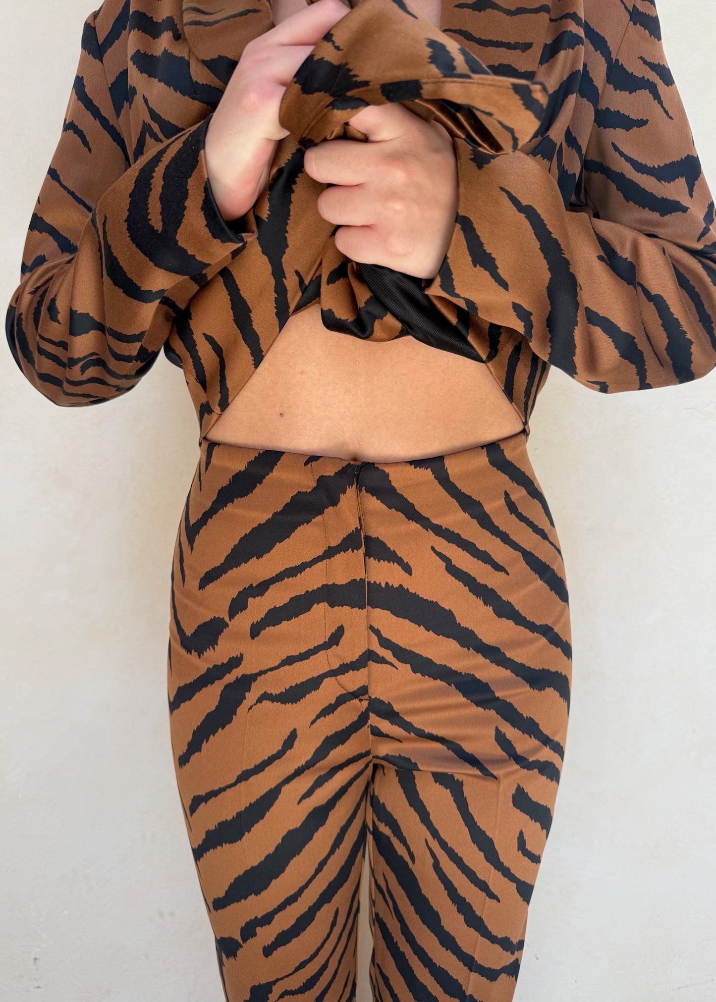 SUIT ANIMAL PRINT