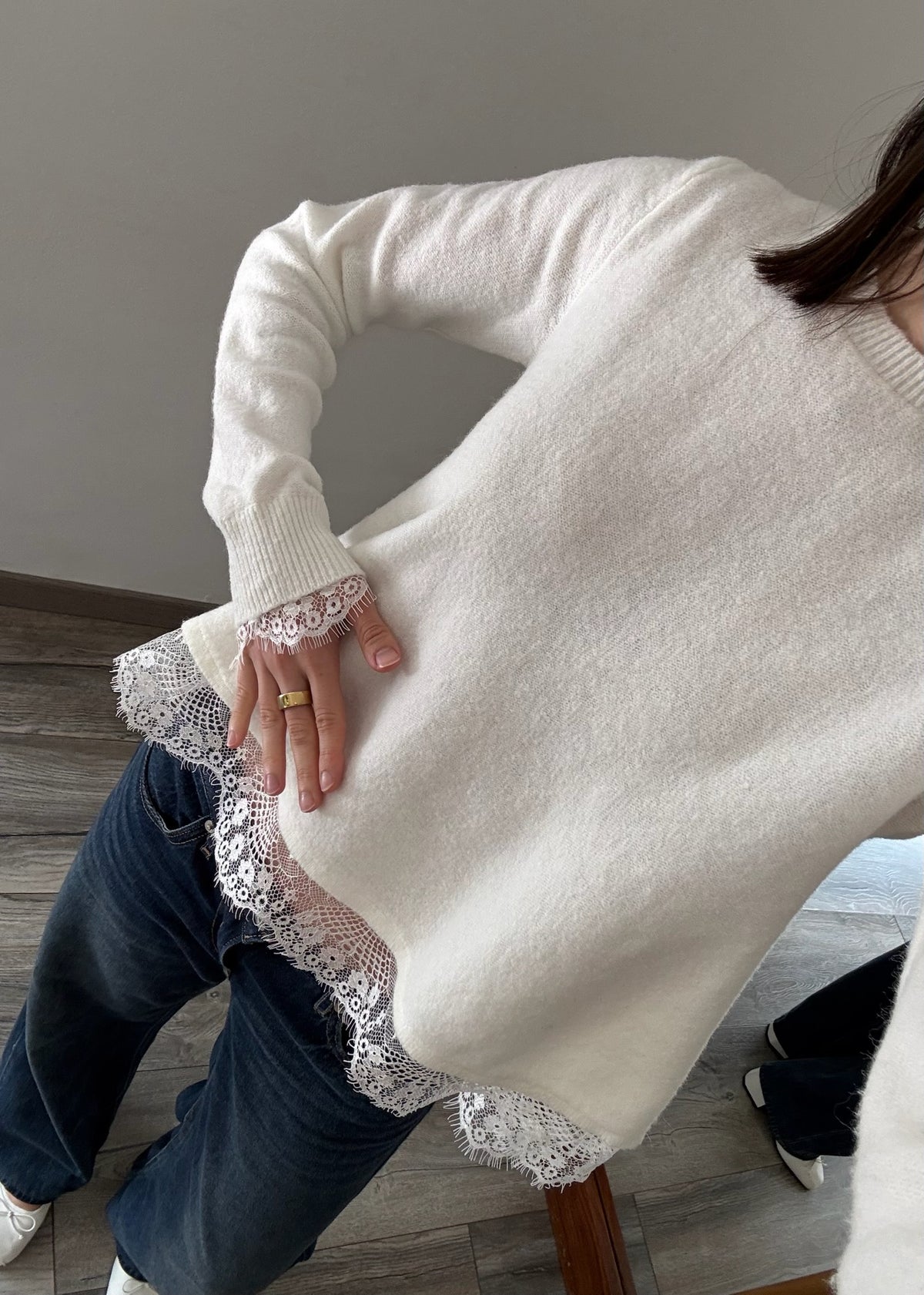 SUÉTER BLANCO CON ENCAJE