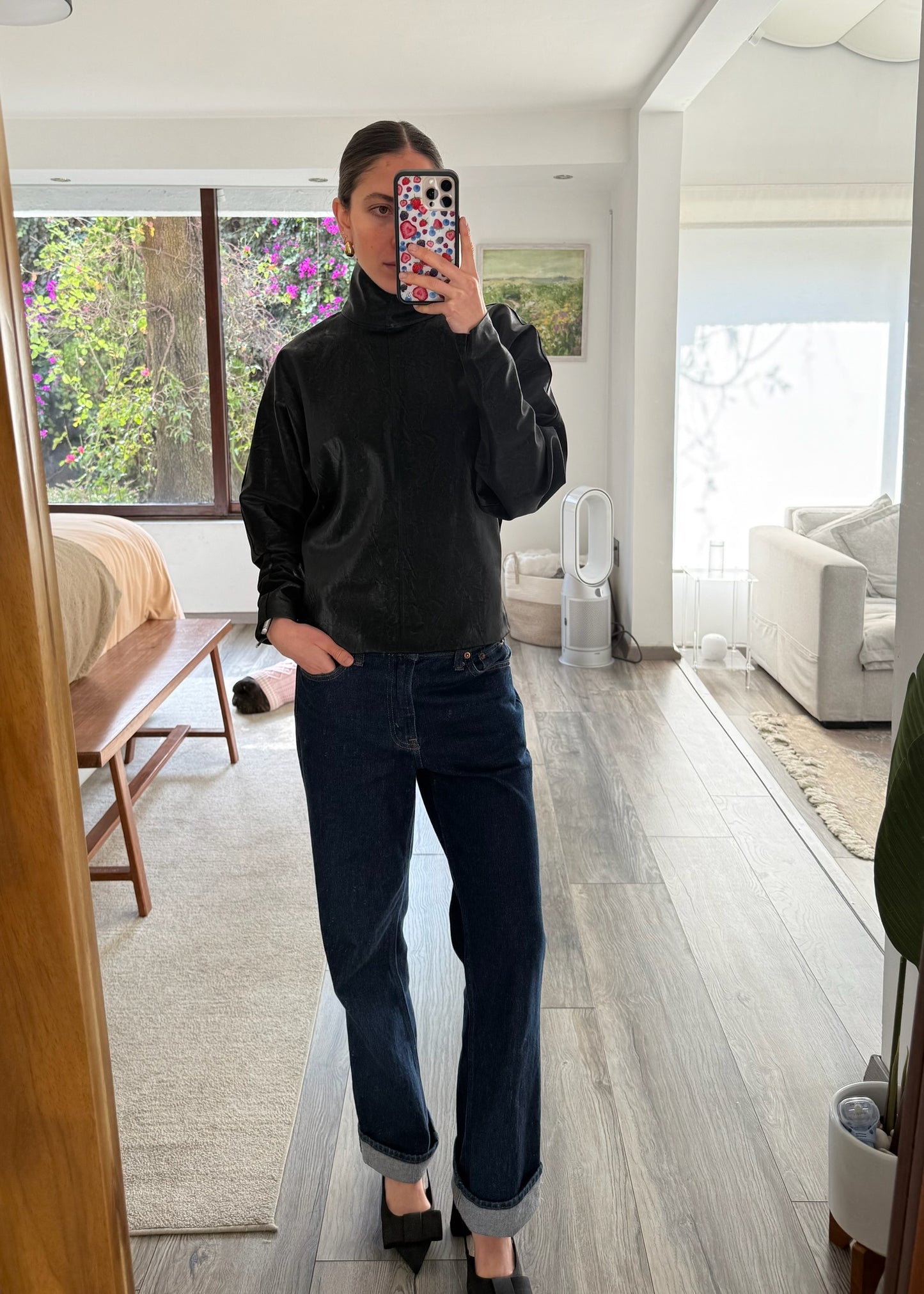 BLUSA CON CUELLO DE FAUX LEATHER