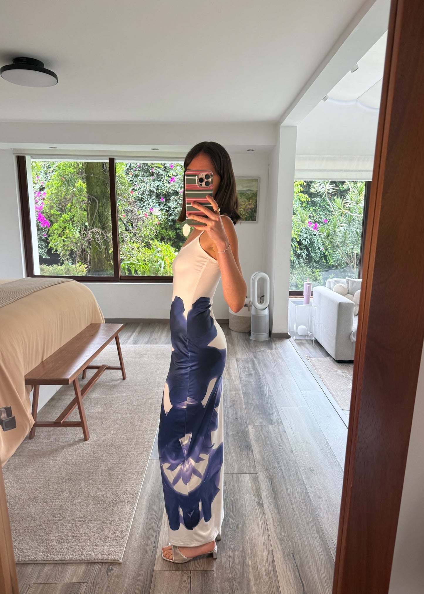 VESTIDO SLIP CON FLOR MORADA