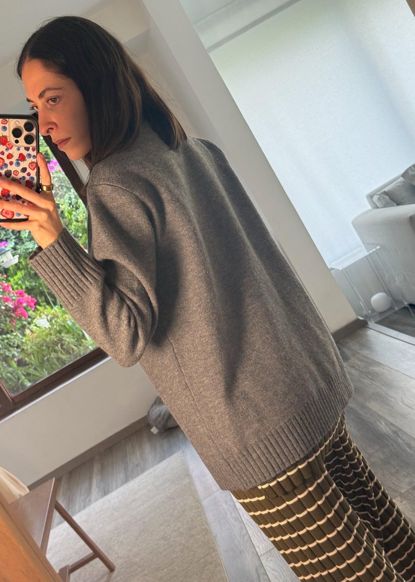 CARDIGAN GRIS BÁSICO