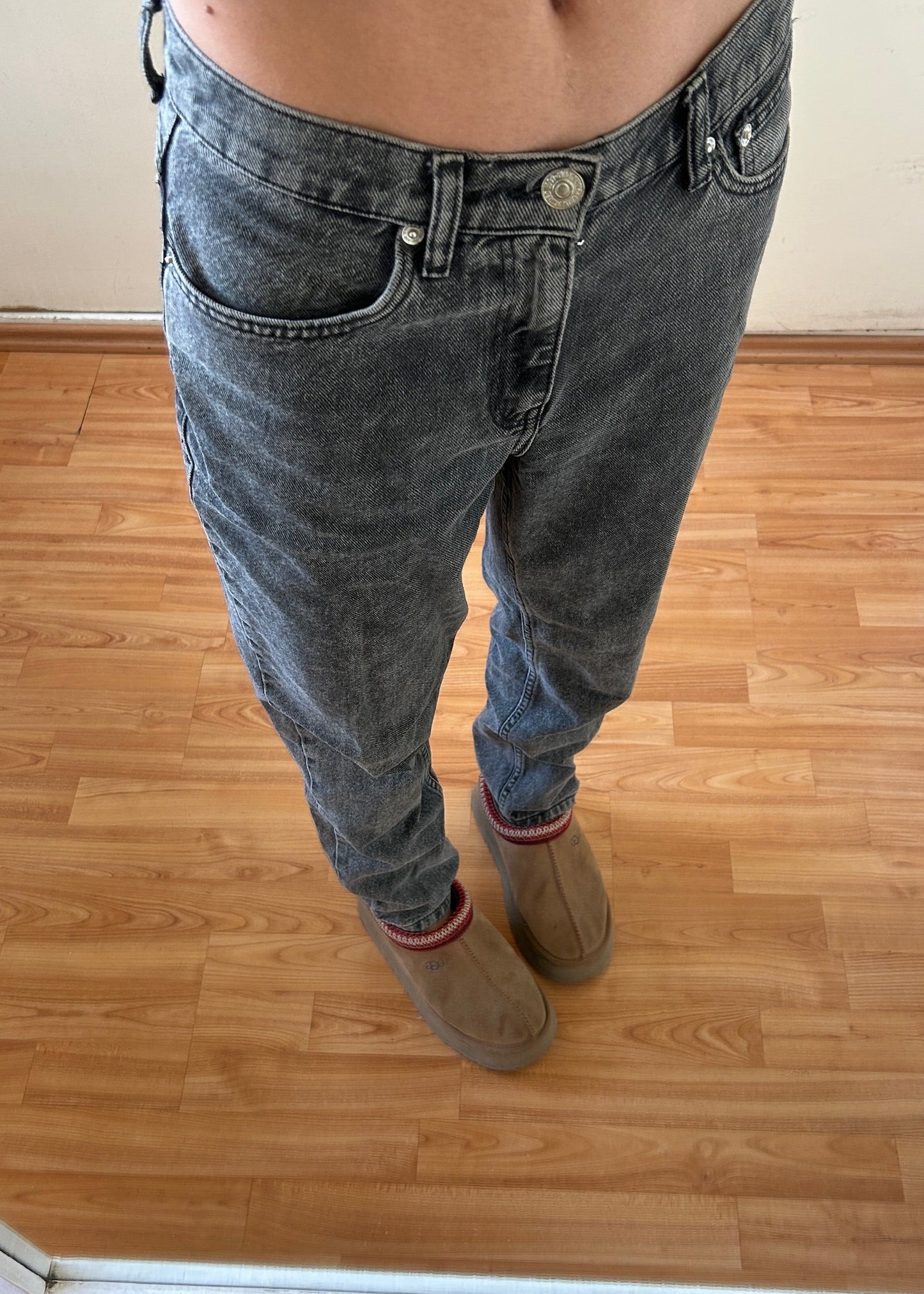 JEANS DESLAVADOS MOM FIT
