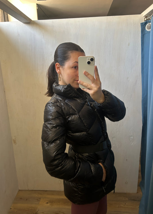 CHAMARRA PUFFER CON CINTURÓN