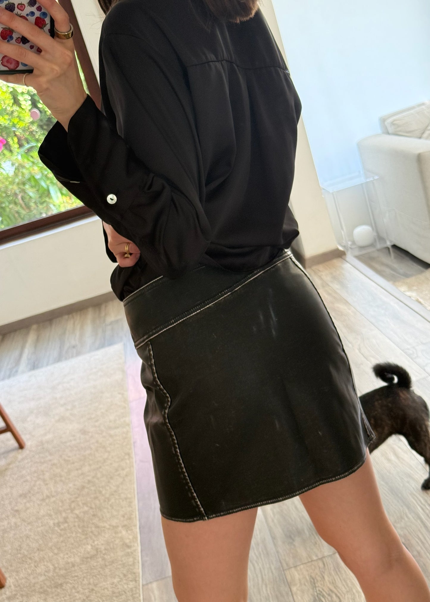 FALDA DE FAUX LEATHER CON CINTURÓN