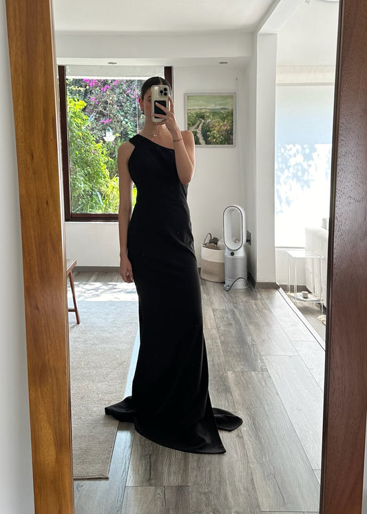 BLACK GOWN