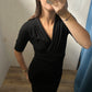 VESTIDO NEGRO CON ESCOTE EN V