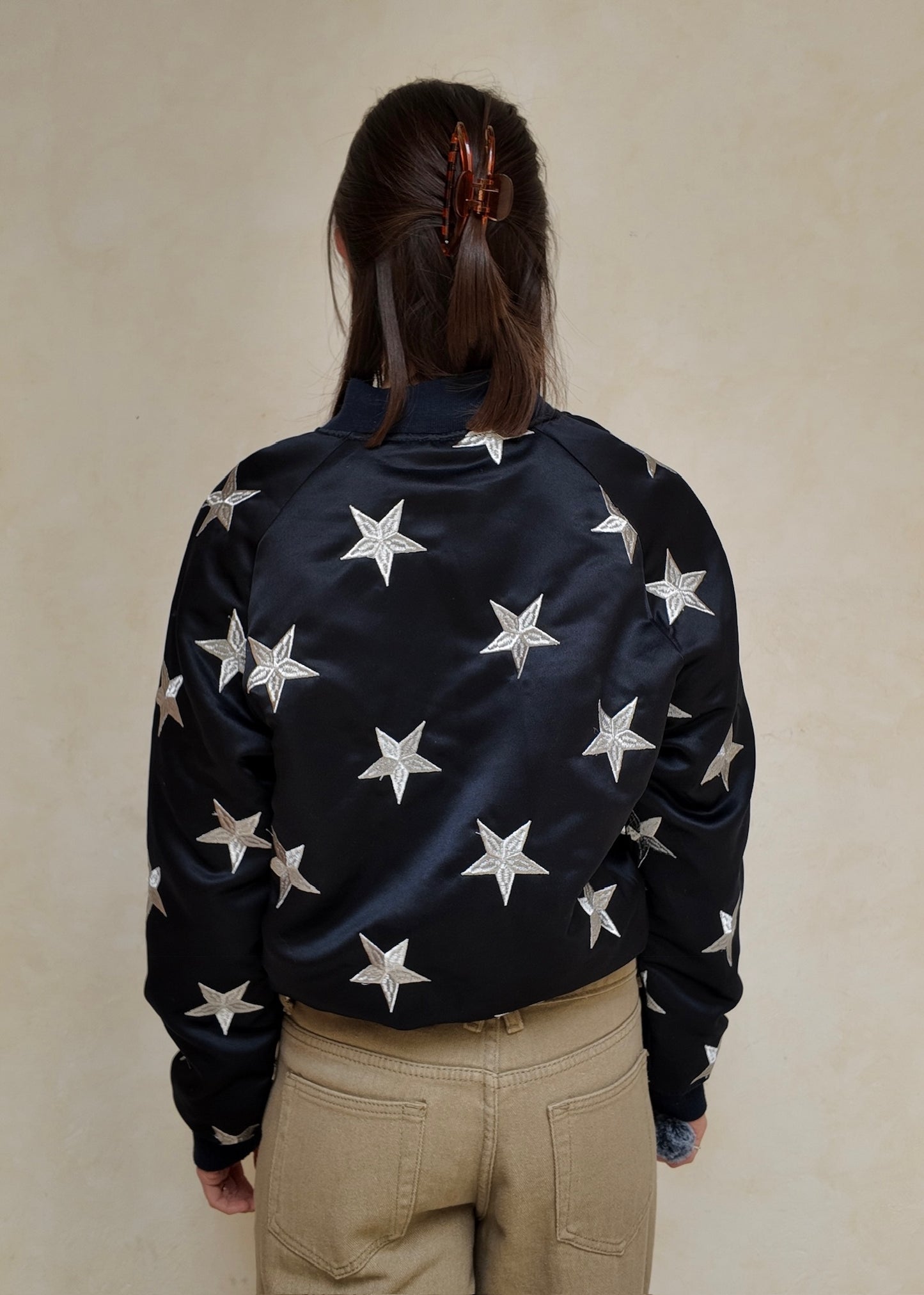 CHAMARRA BOMBER CON ESTRELLAS