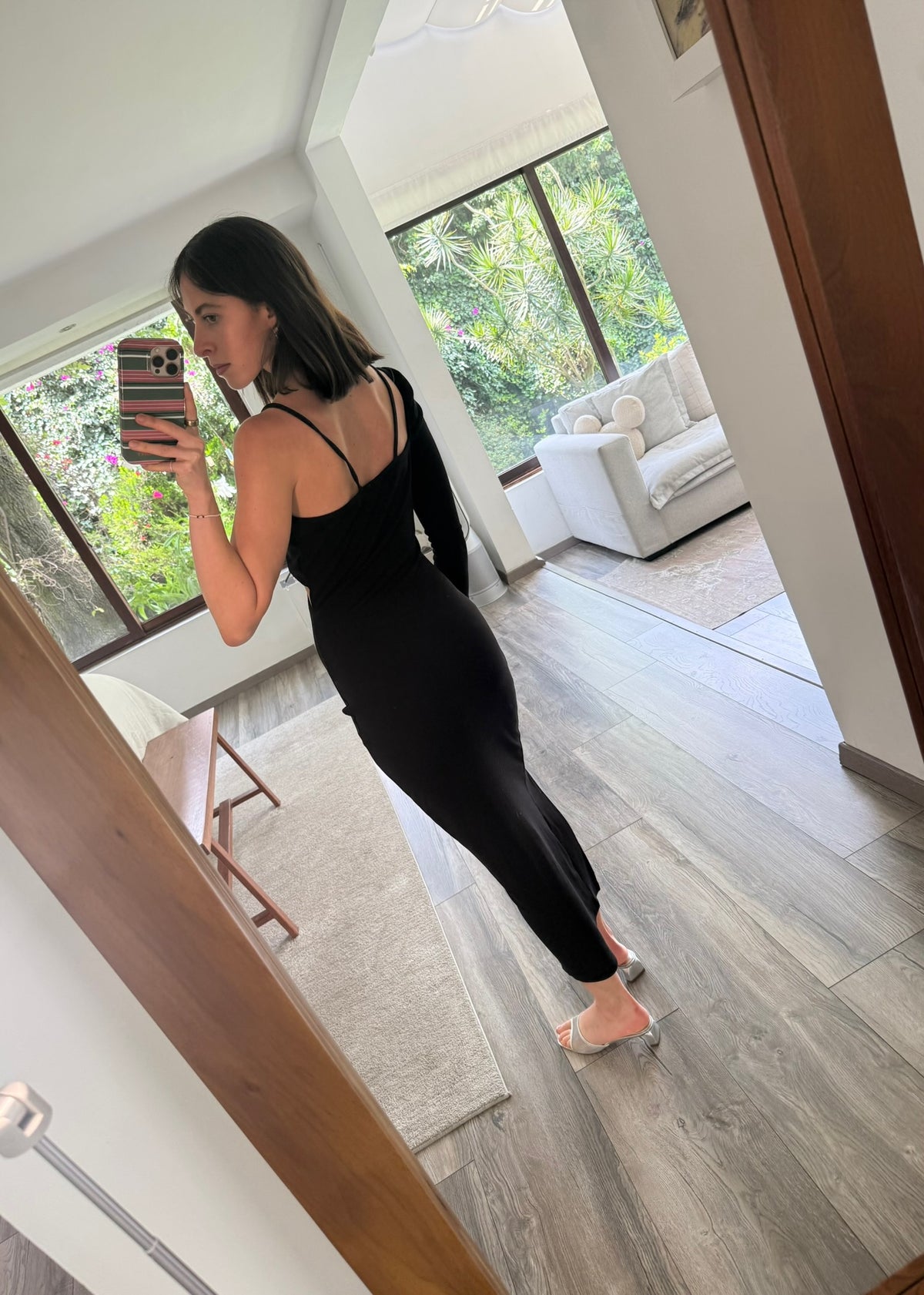 VESTIDO RIBBED CON CUT OUTS