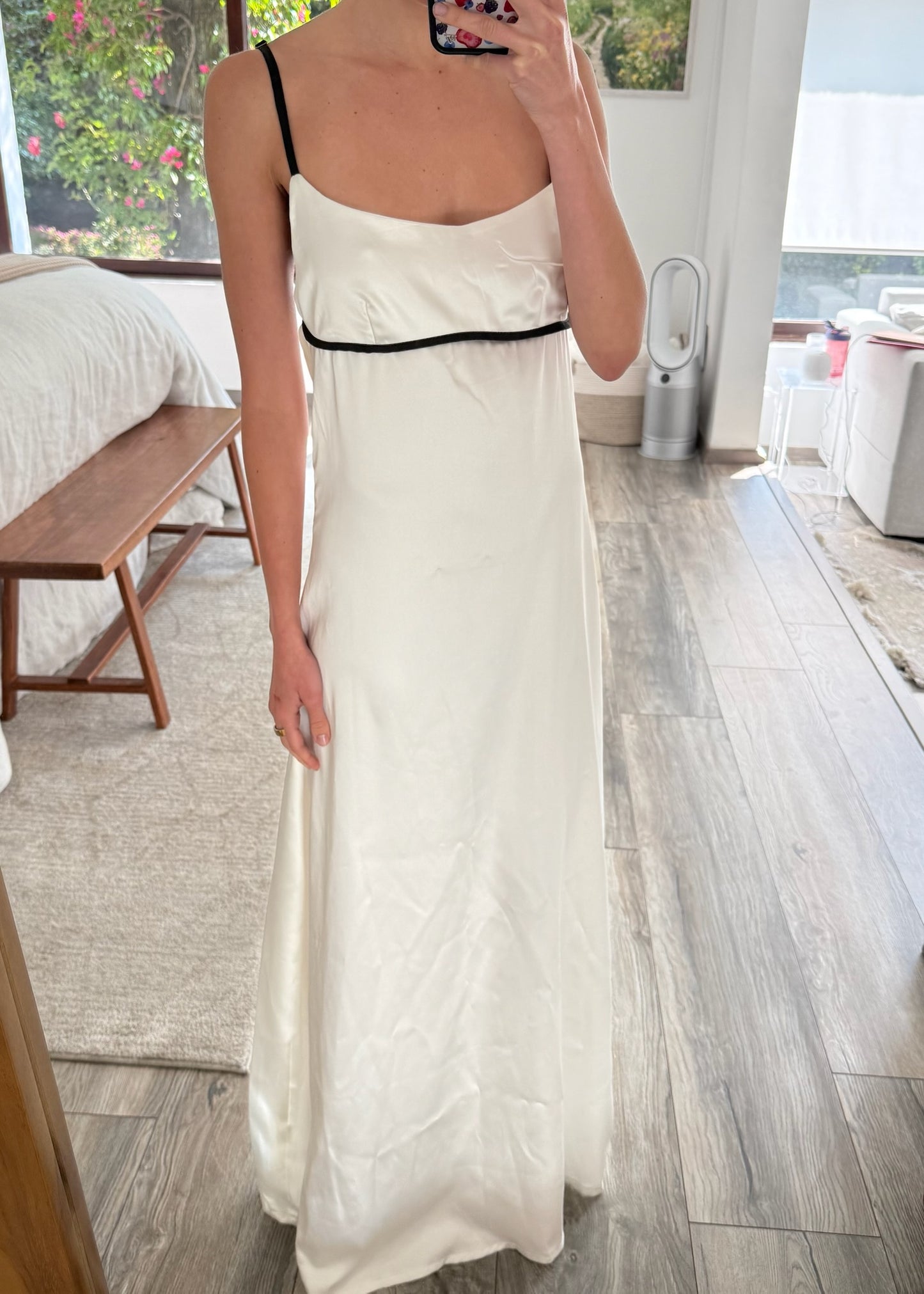 VESTIDO MAXI SATINADO B&W