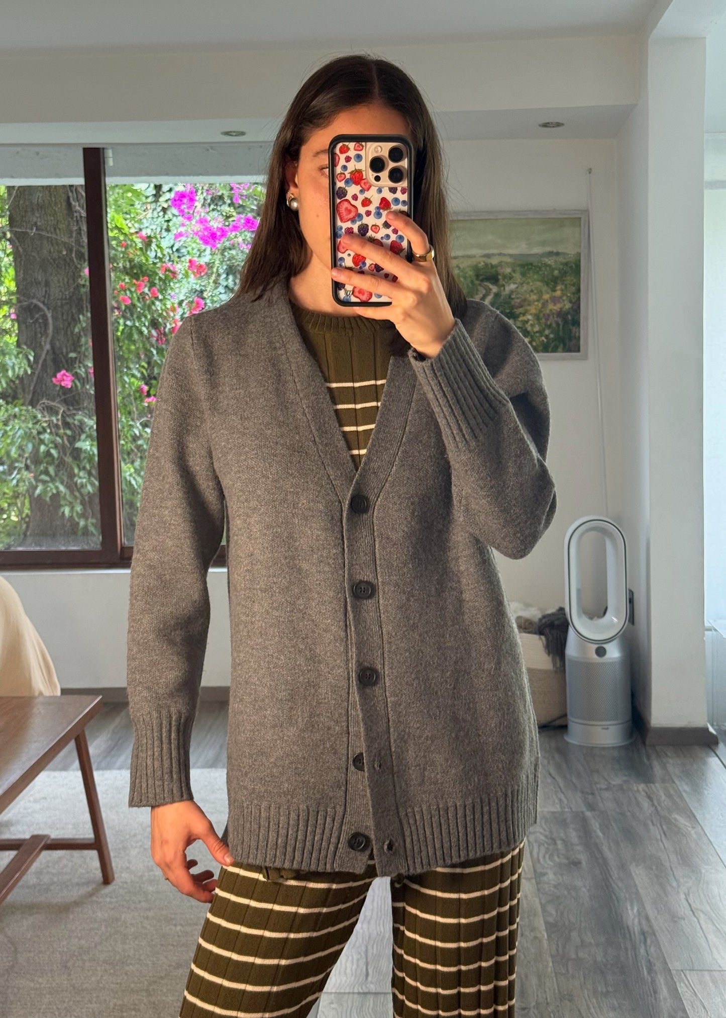 CARDIGAN GRIS BÁSICO