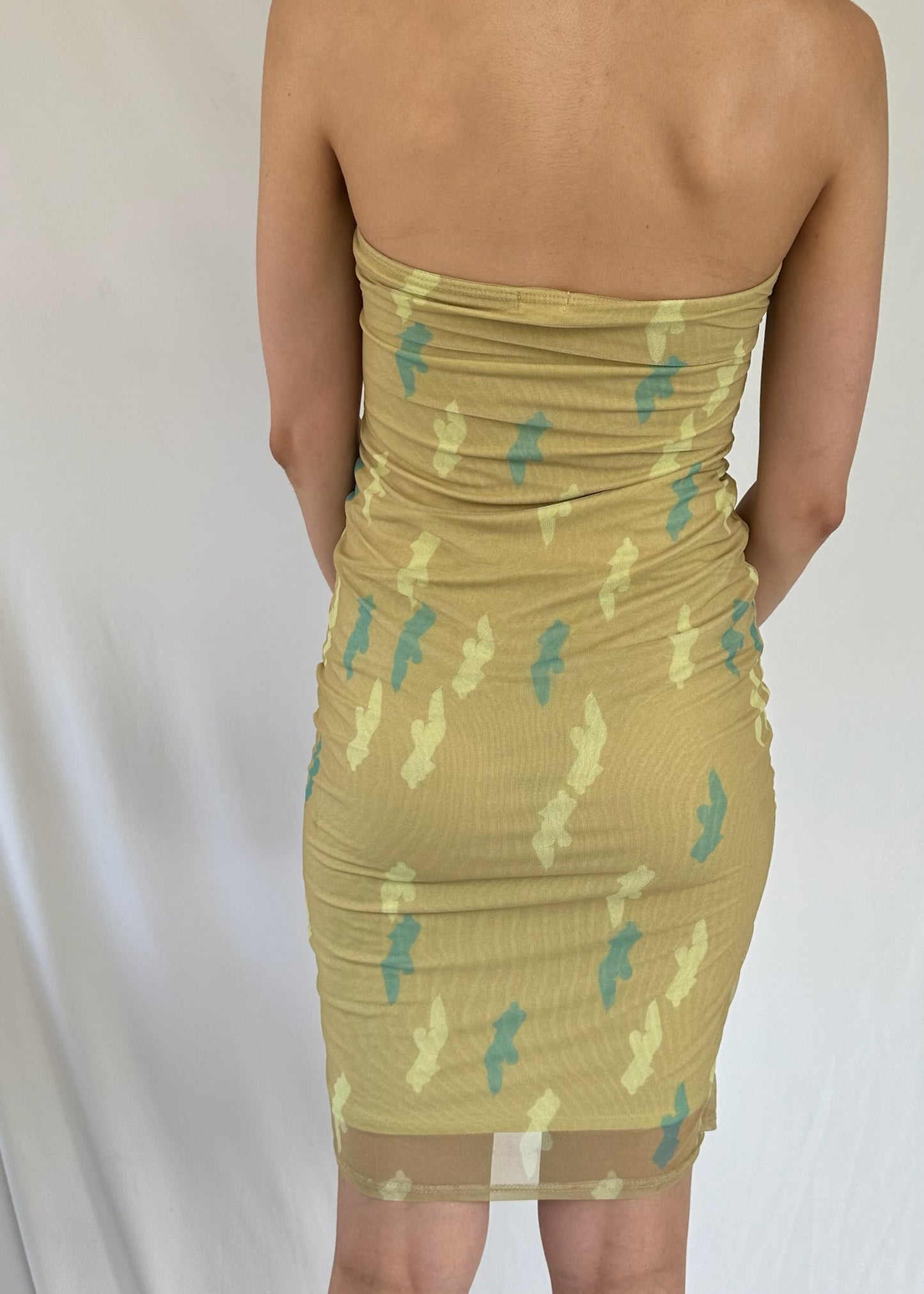 STRAPLESS DRESS DE MESH CON PRINT