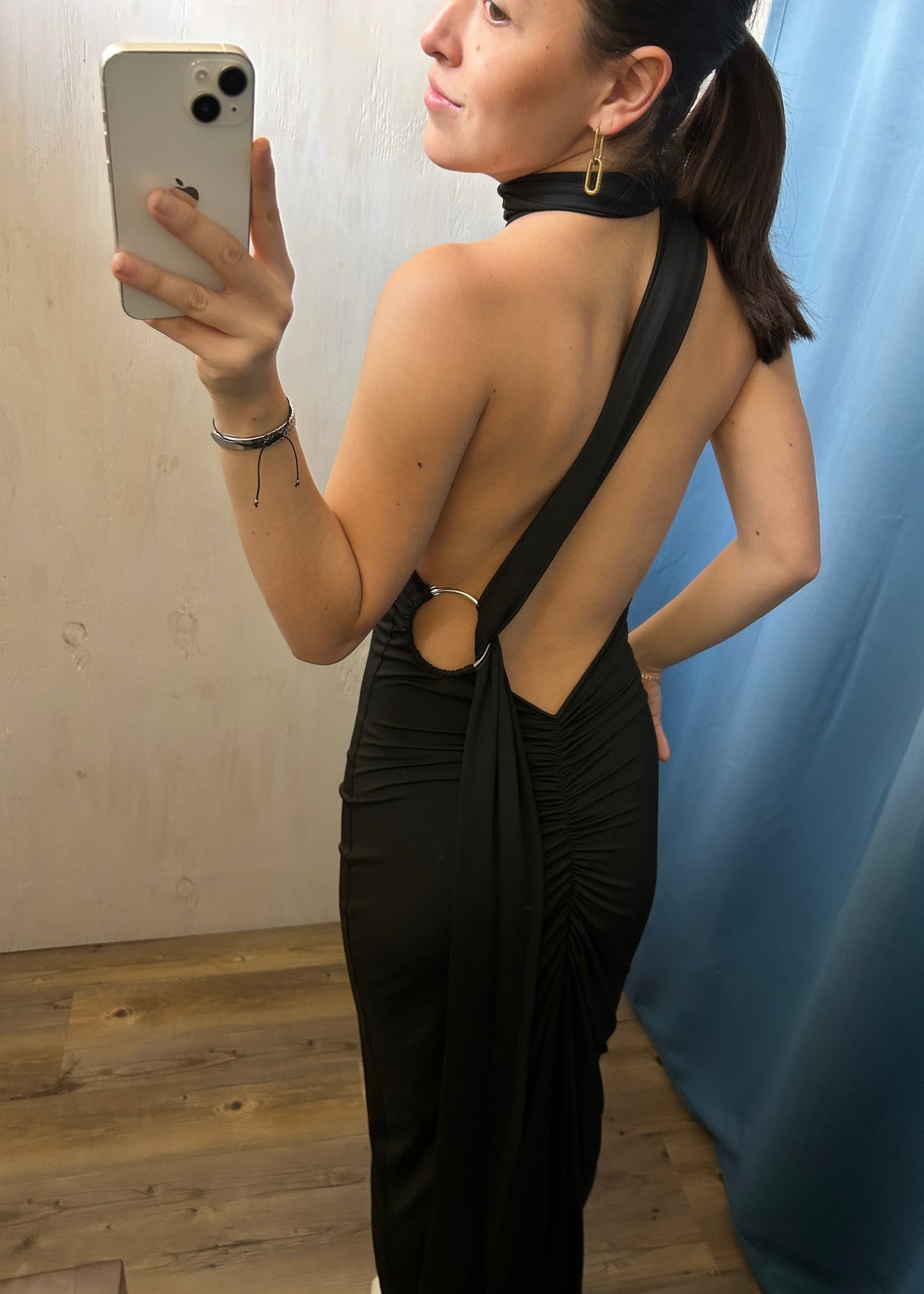 VESTIDO MAXI NEGRO CON ARGOLLA