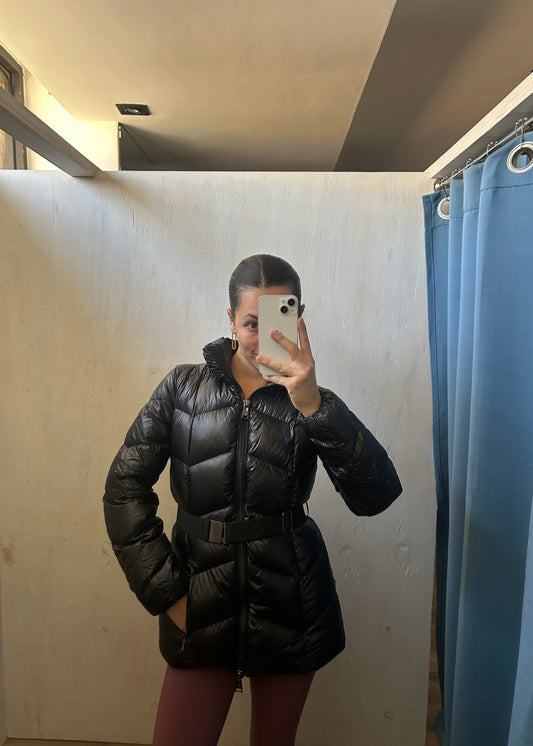 CHAMARRA PUFFER CON CINTURÓN