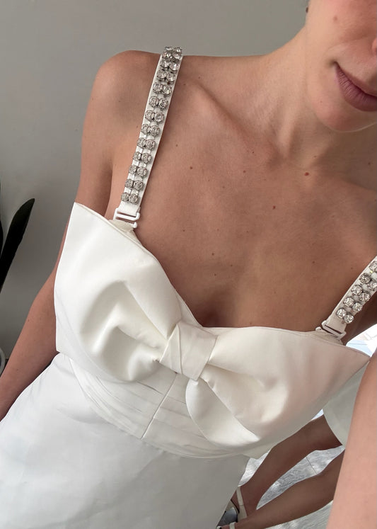 VESTIDO MINI BLANCO CON MOÑO