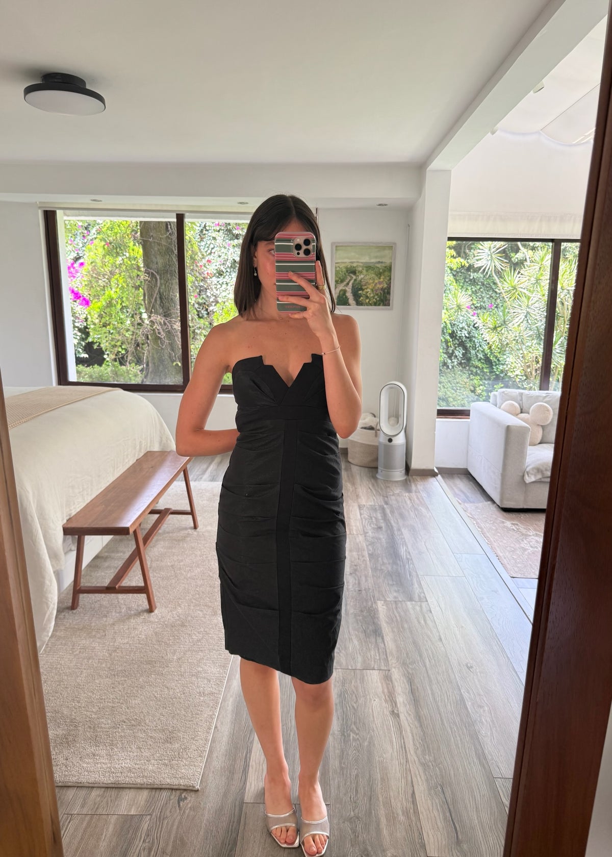 VESTIDO MIDI STRAPLESS NEGRO