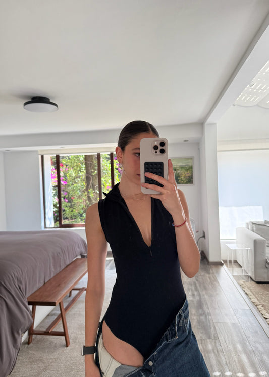 BODYSUIT NEGRO CON CIERRE