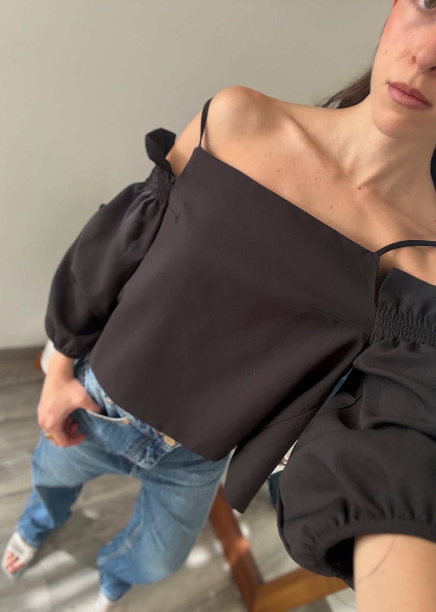BLUSA NEGRA OFF THE SHOULDER