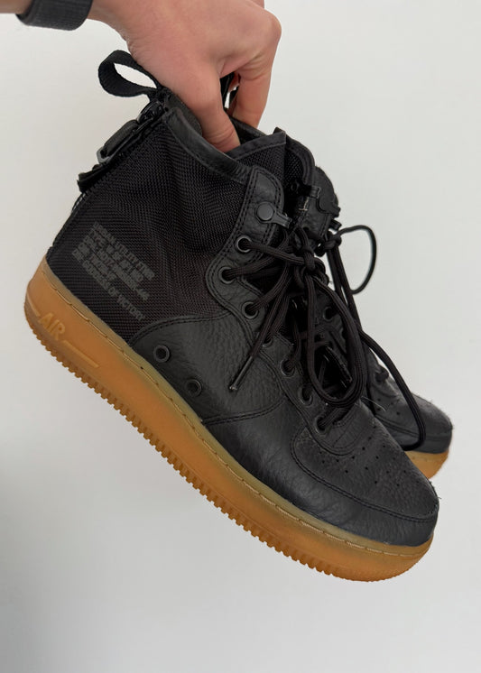 TENIS DE BOTA NEGROS