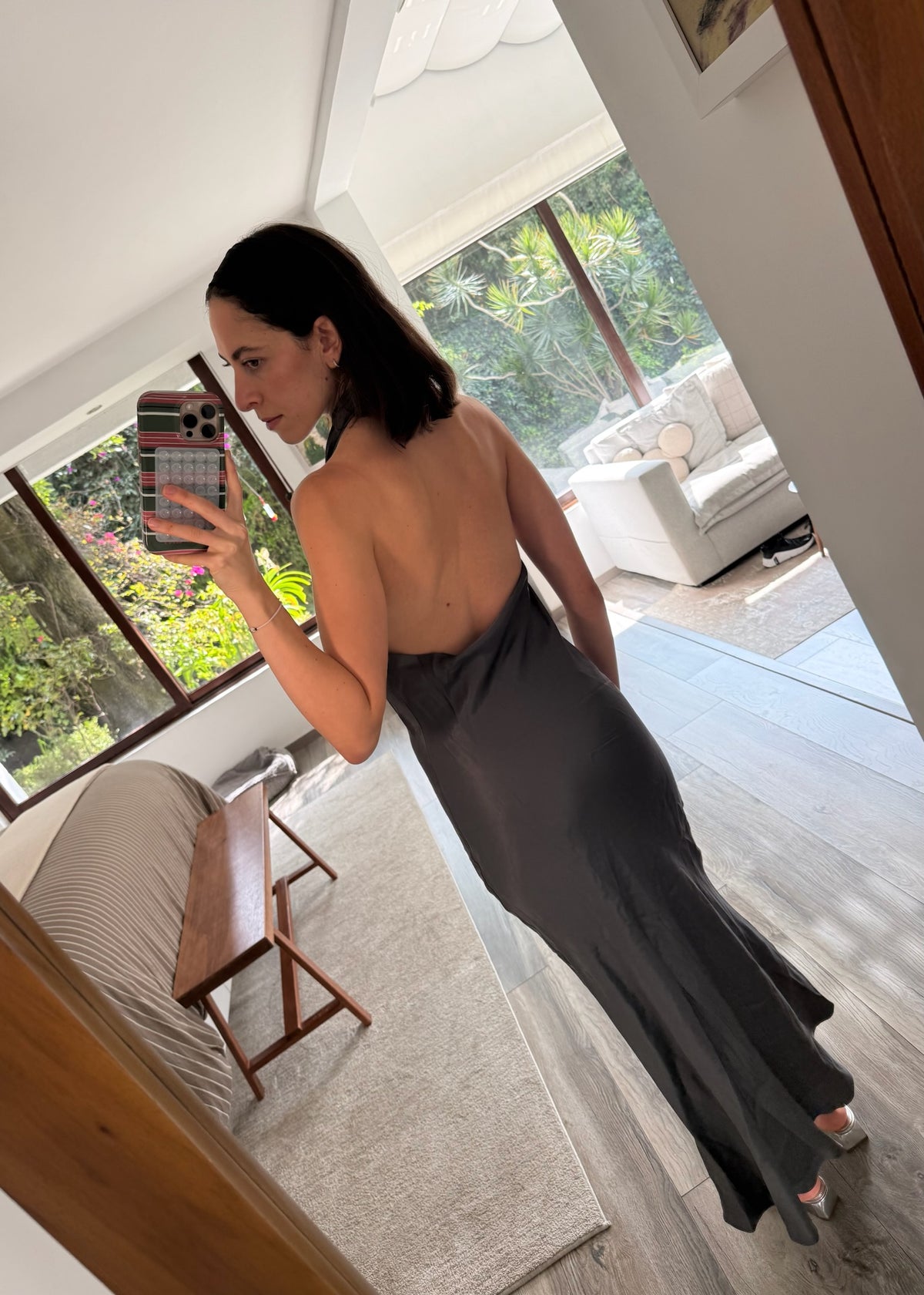 VESTIDO STRAPLESS CON DETALLE WRAP UP