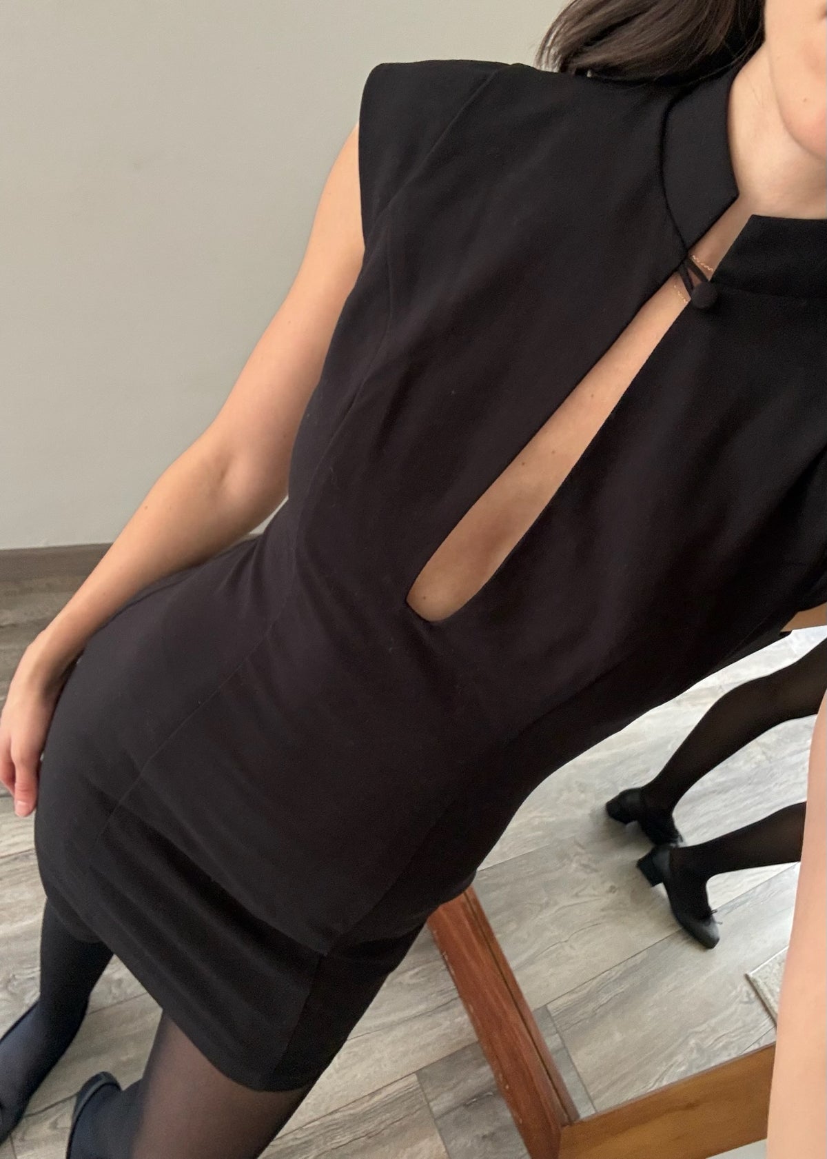 VESTIDO MINI NEGRO