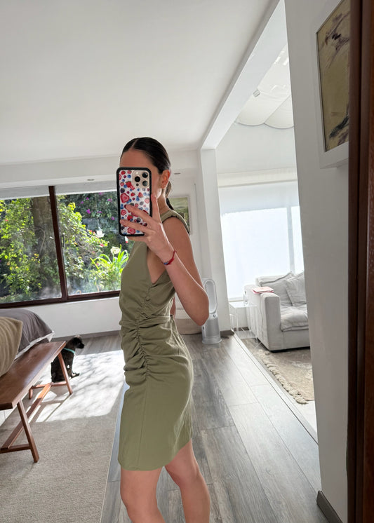 VESTIDO MINI VERDE CON CUT OUTS