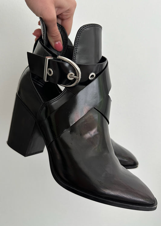 ANKLE BOOTS NEGRAS