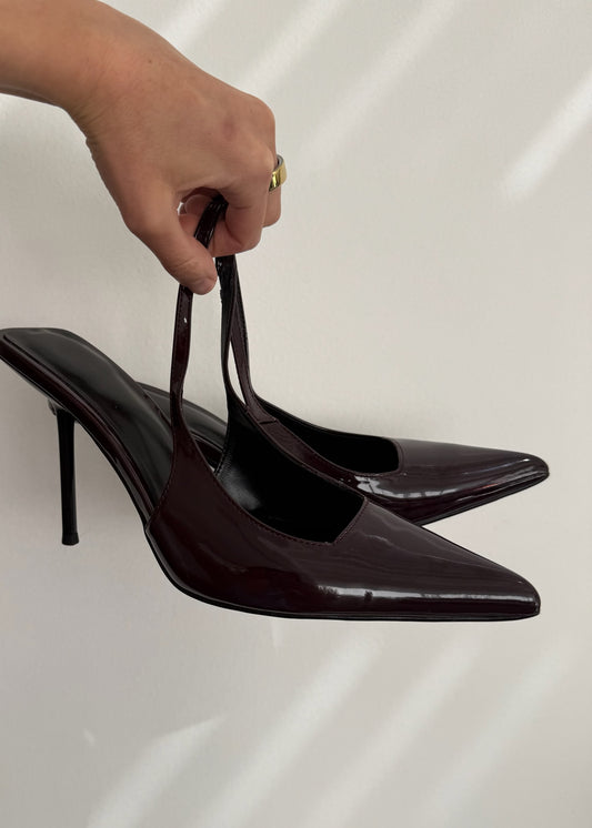 BURGUNDY KITTEN HEELS